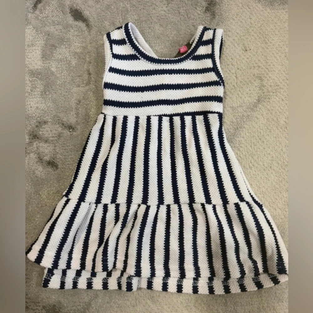 Baby girl Vince Camuto dress size 12M